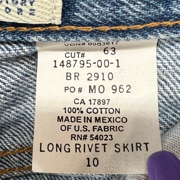 GAP Vintage Y2K Long Rivet Jean Skirt 10 Blue Light Wash Denim Boho Western - Picture 12 of 13